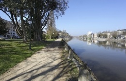 Au bord de la Mayenne